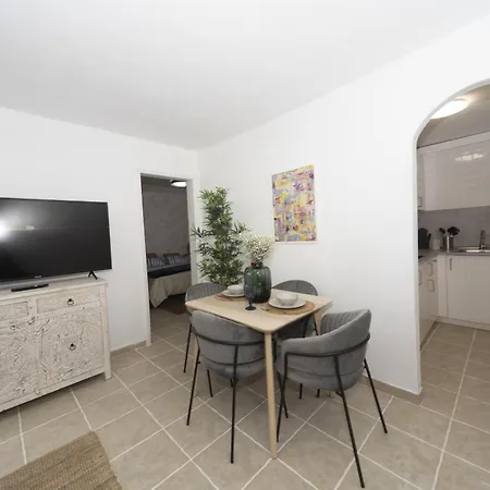 Sol Y Mar Apartment *